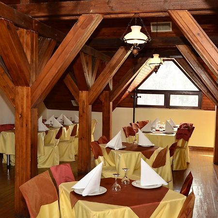 Motel Din Darste Négyfalu Kültér fotó