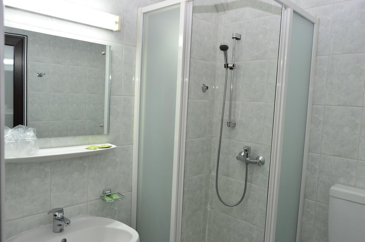 Motel Din Darste Négyfalu Kültér fotó