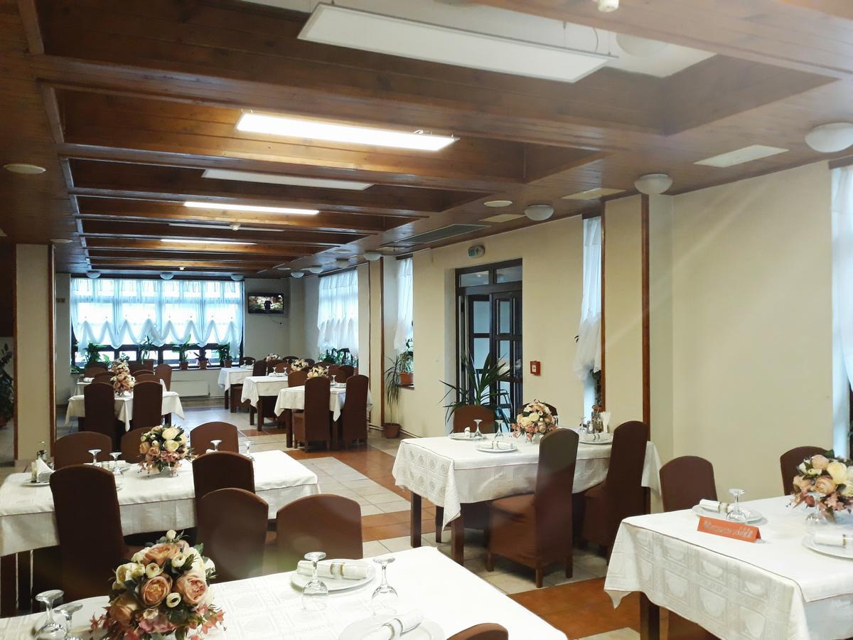 Motel Din Darste Négyfalu Kültér fotó
