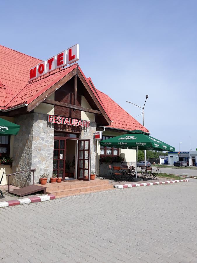 Motel Din Darste Négyfalu Kültér fotó