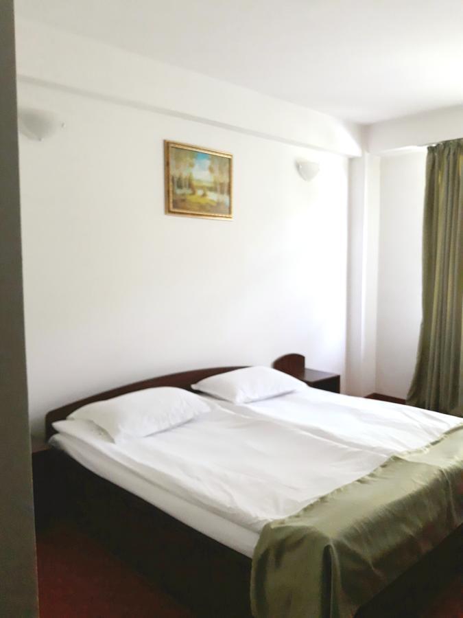 Motel Din Darste Négyfalu Kültér fotó