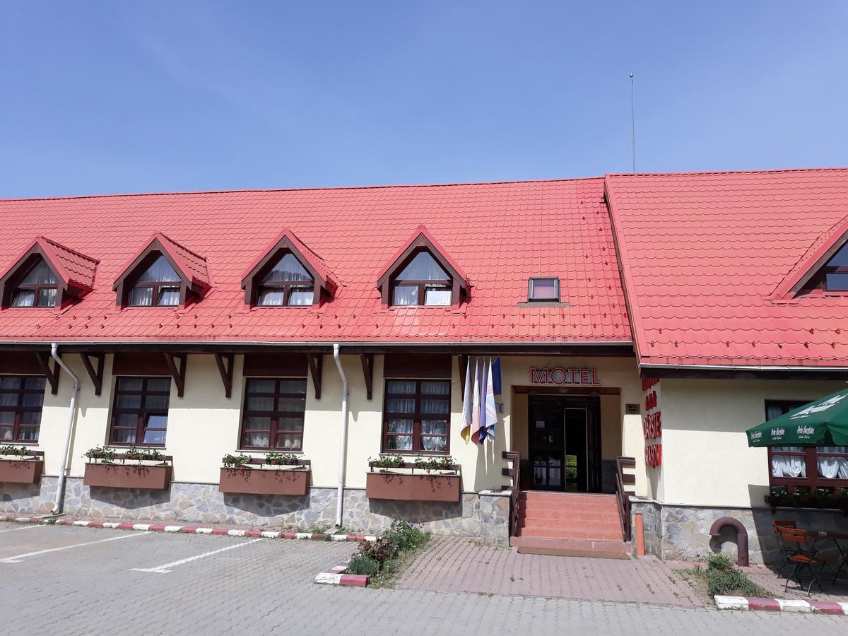 Motel Din Darste Négyfalu Kültér fotó