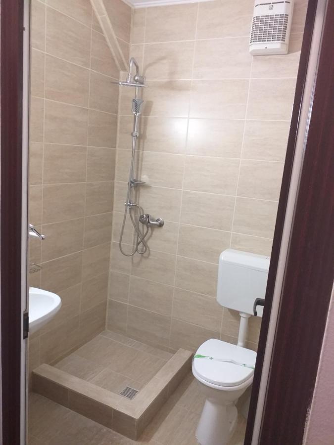 Motel Din Darste Négyfalu Kültér fotó